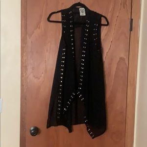 Vest that goes with everything 💕